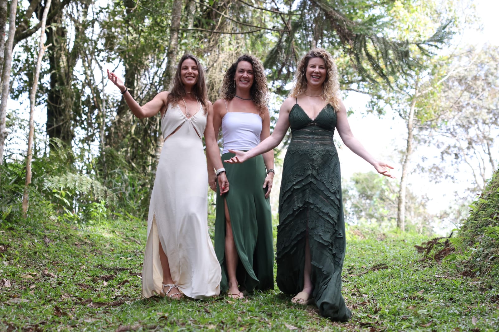 Fotografia das três facilitadoras juntas